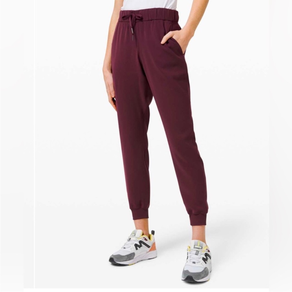 Lululemon On The Fly joggers